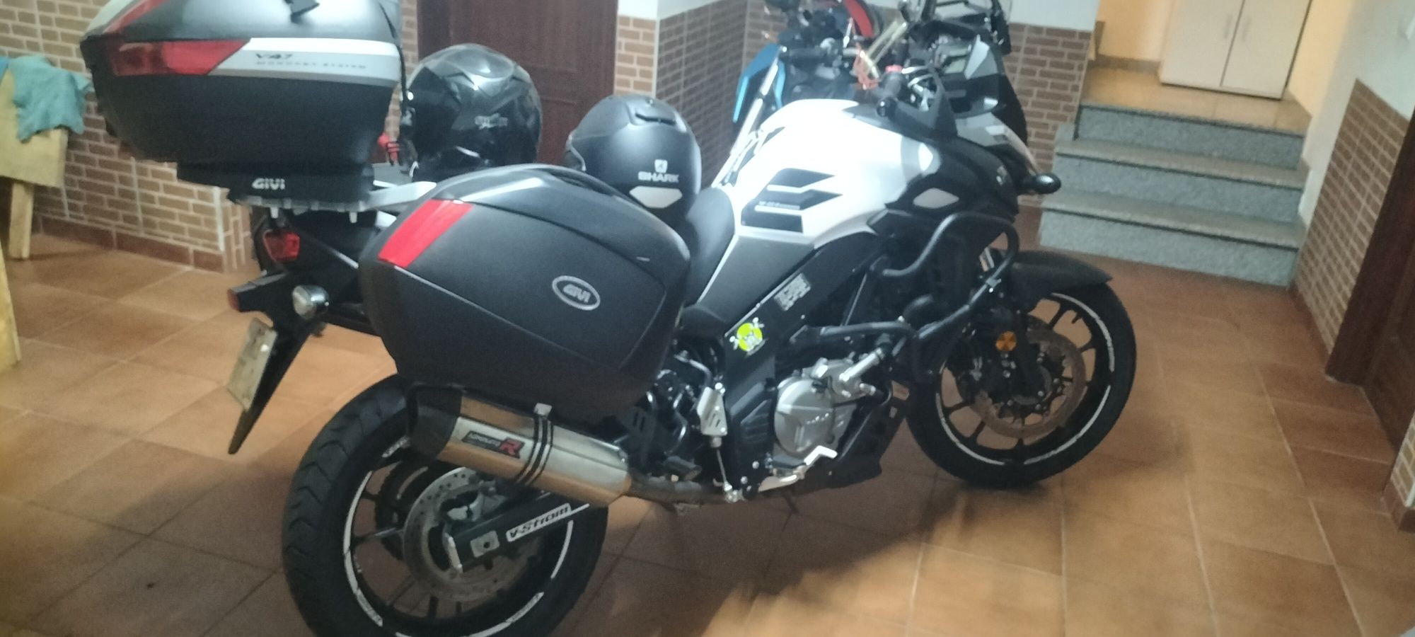 Suzuki V strom 650
