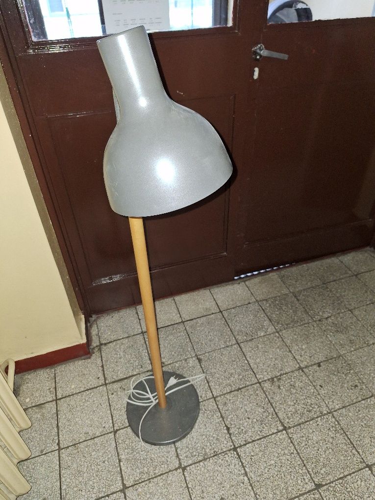 Lampa stojąca pokojowa