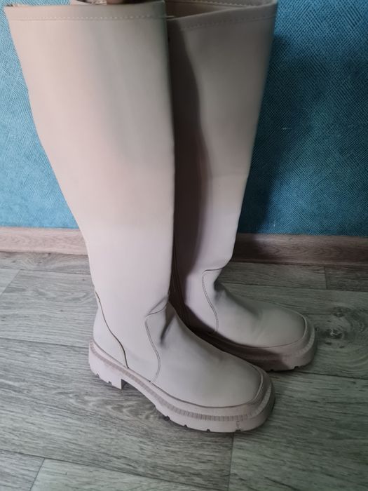 Жіночі осінні сапоги