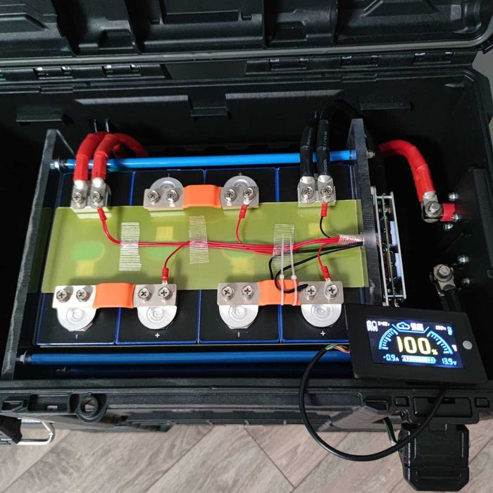 Універсальна зарядна станція (із АВР) 2kW, 220V (314 Ah, 4019 Wh)