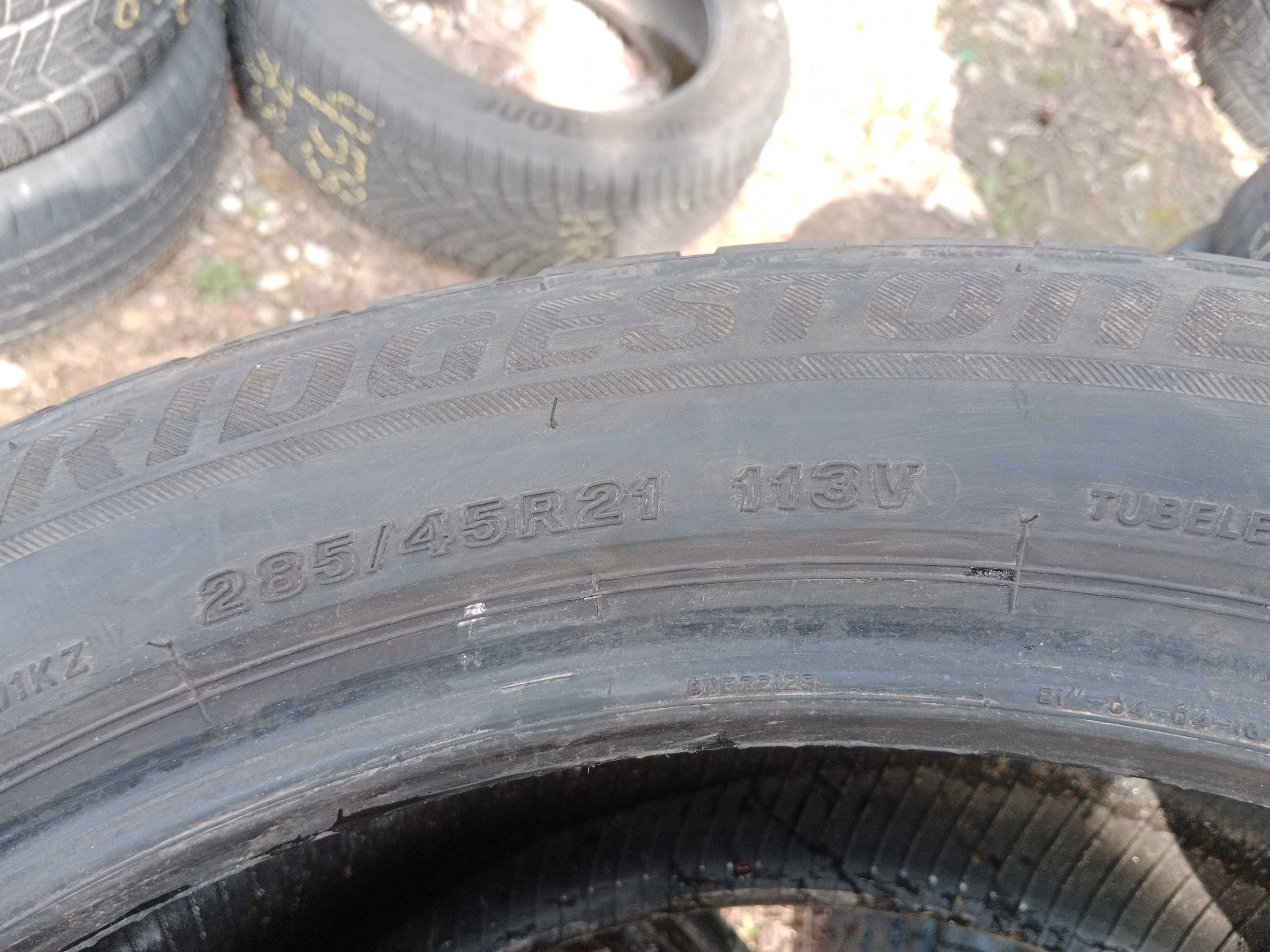 Opona używana 285/45R21 Bridgestone Blizzak LM001 RSC 1szt.