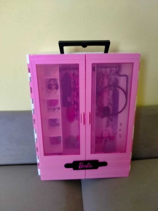 Szafa na ubrania Barbie Fashionistas Garderoba zabawka jak nowa