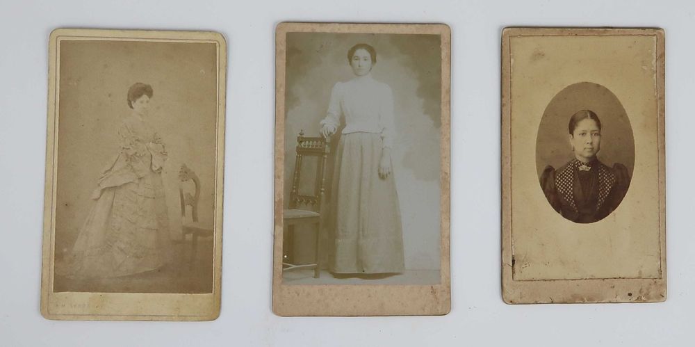 Conjunto de 3 fotografias Séc. XIX/XX - 10.5x6 cm