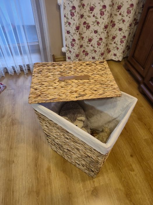 Kosz wiklinowy wys 58 ,szerokość 34cm,dlug46