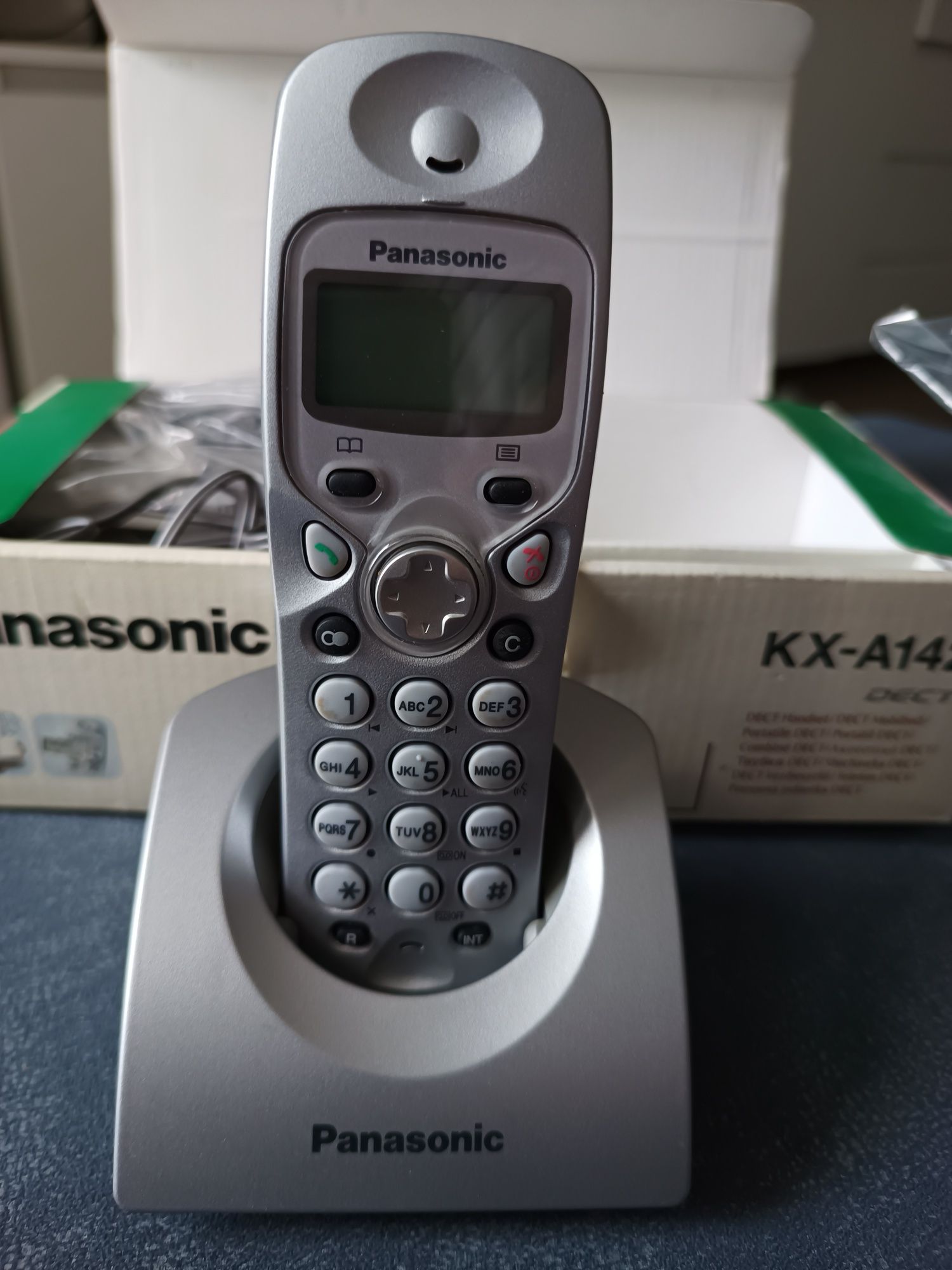 Telefon Stacjonarny Panasonic srebrny