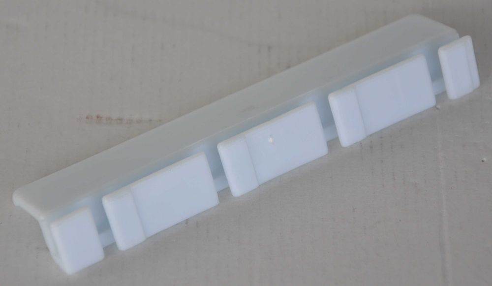 Nowy Uchwyt Kosza do Zamrażarki Skrzyniowej Electrolux AEG Biały