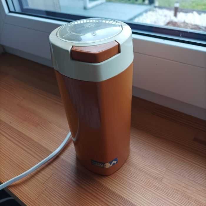 Elektryczny udarowy młynek do kawy Predom Niewiadów z czasów PRL