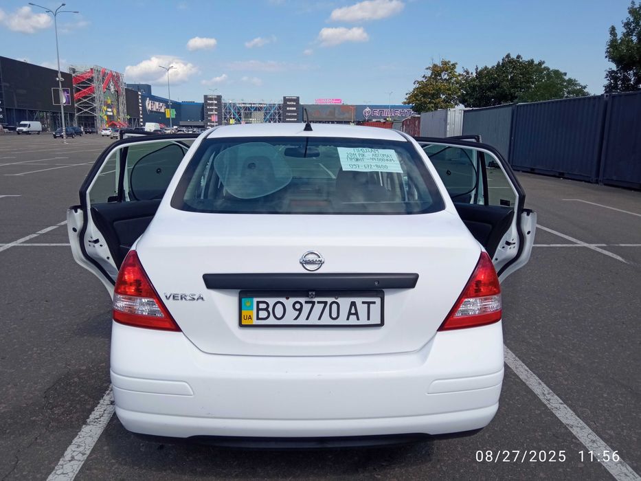 ТЕРМІНОВО - Nissan Versa 2011 з США-Не Биток-Любі Перевірки-1 Власник