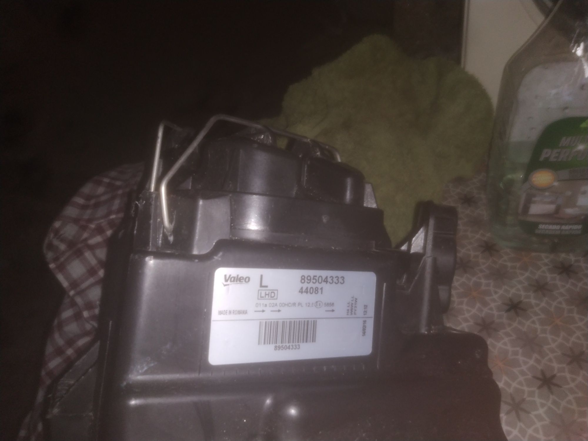 Peças auto , Farol frente esquerdo , para polo ano 2016