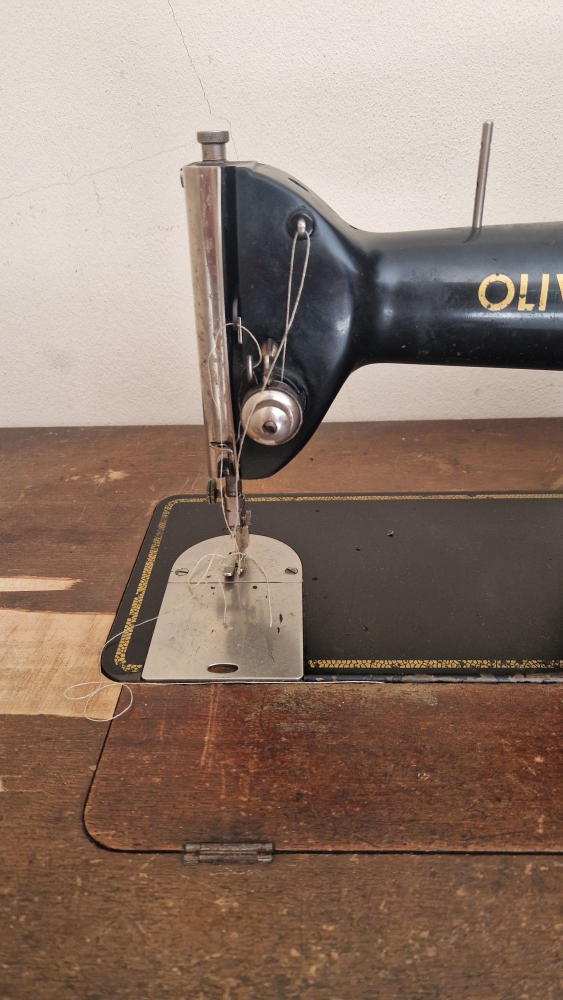 Máquina de Costura Oliva