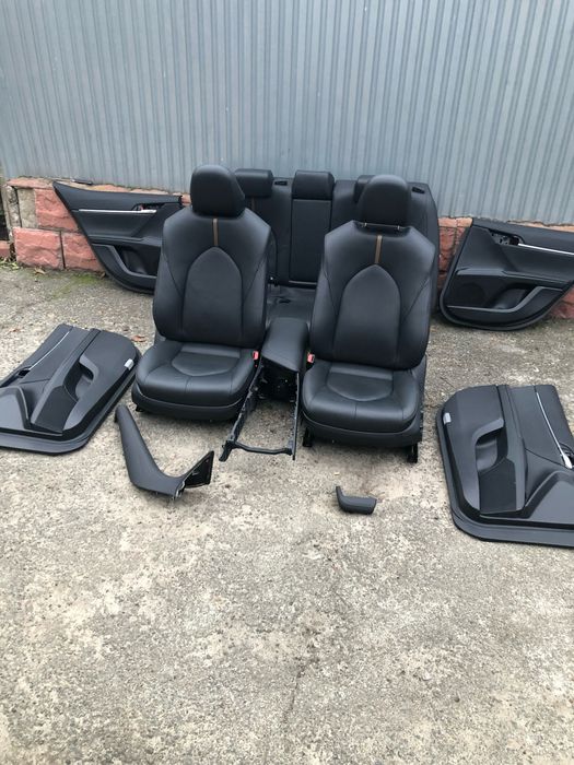 Toyota Camry 70 салон сидения