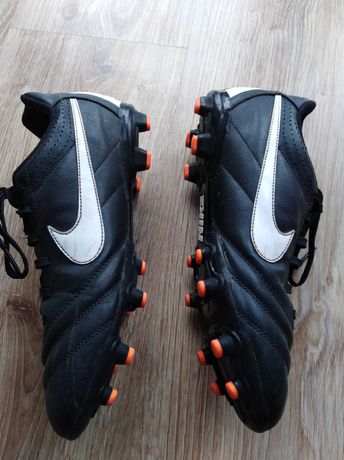 Buty sportowe,  piłkarskie korki  dla chłopca Nike 38,5