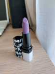 Помада Avon стійка