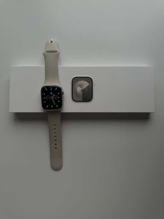 Смарт-годинник Apple Watch Series 9 41mm Starlight Aluminum