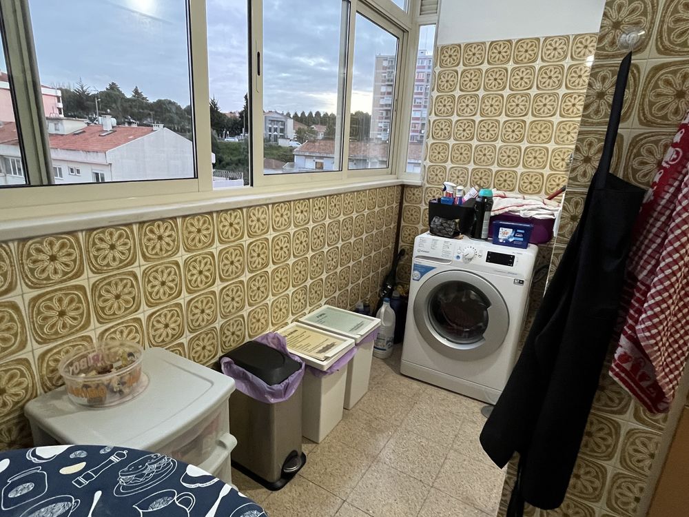 Quarto com varanda no centro ambiente tranquilo