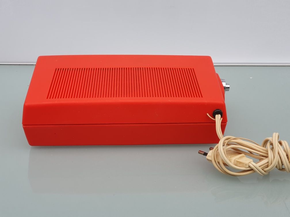 Stare radio z zegarem obrotowym Loewe sweet clock 1970