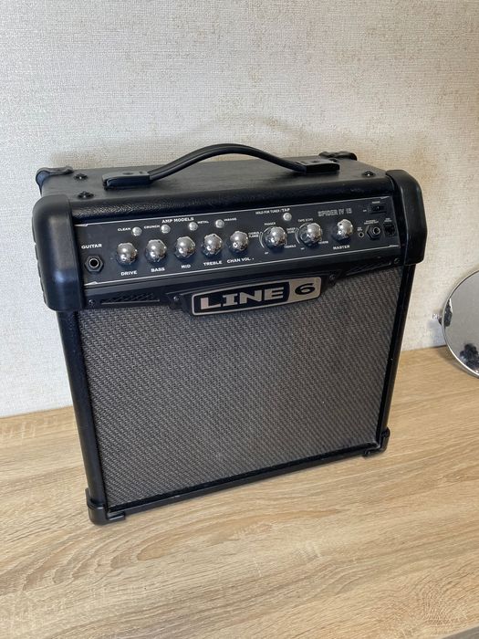 Комбопідсилювач Line 6 Spider IV 15