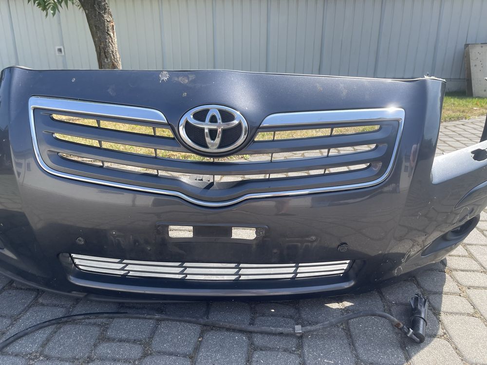 Zderzak przód toyota avensis t25 lift halogeny atrapa 1g3