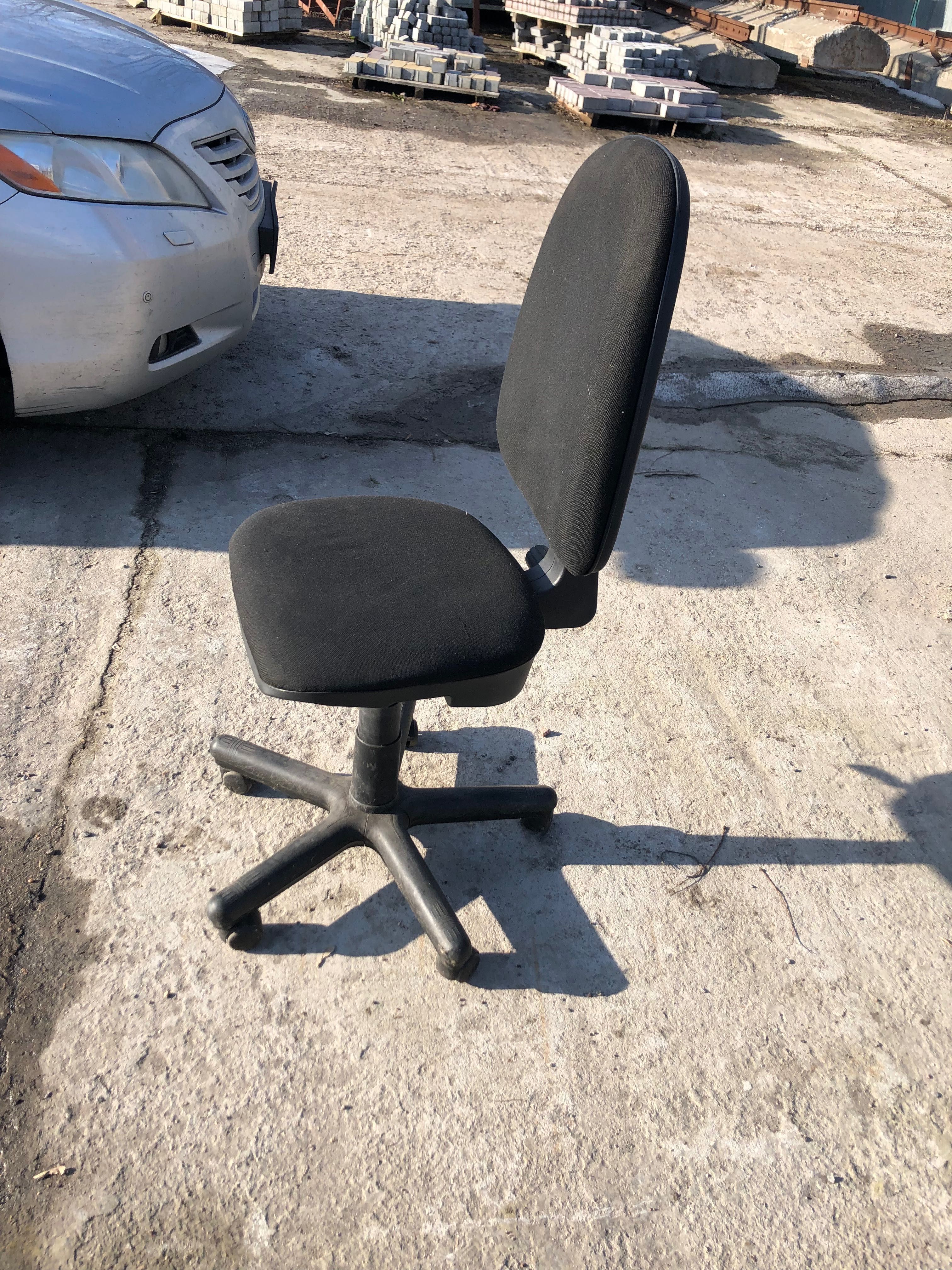 Крісло офісне комп'ютерне- стілець