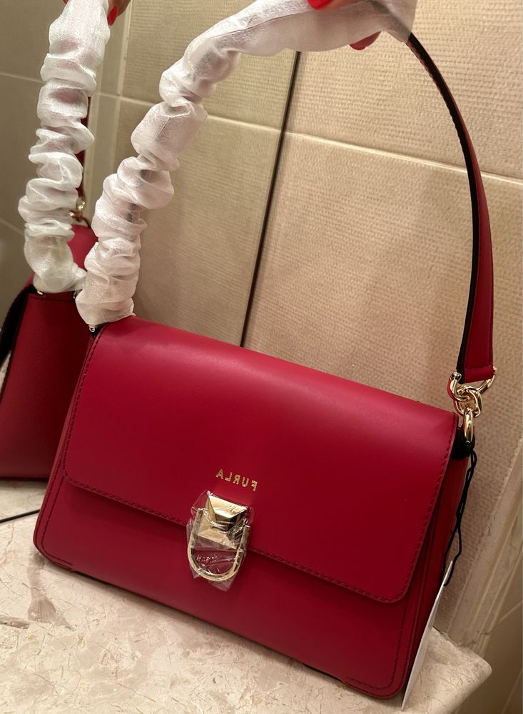 Furla Coccinelle