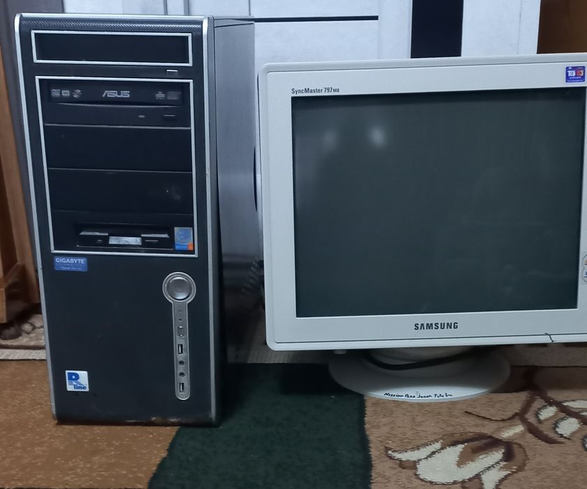 Системний блок + монітор