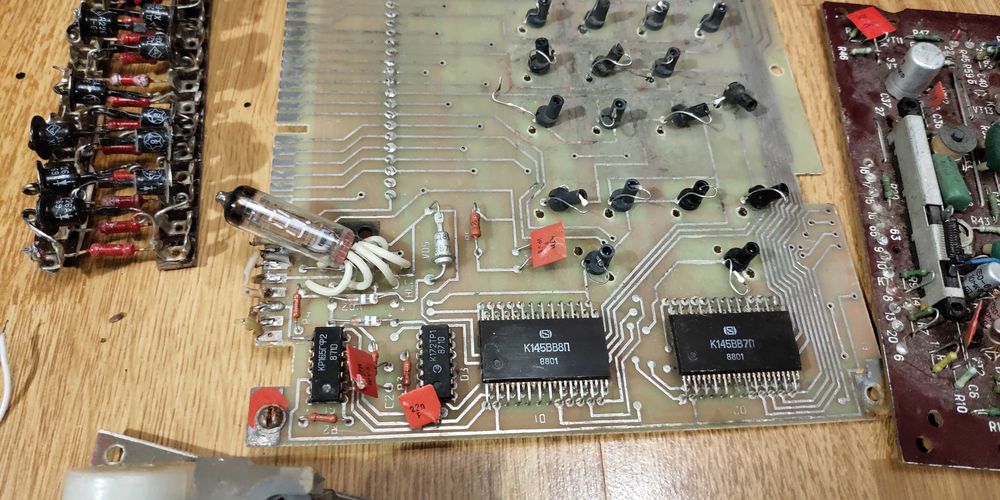 Платы ссср с калькулятора Искра-122 и др.