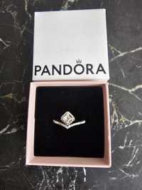 Anel pandora original com zirconias