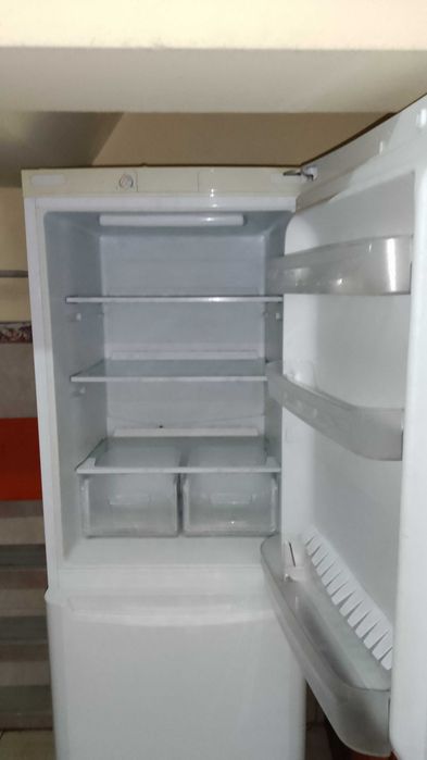 Combinado frigorífico e congelador