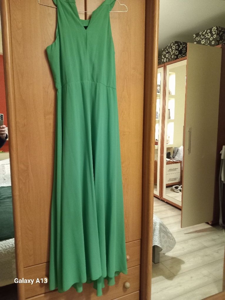 Piękna zielona, długa sukienka L