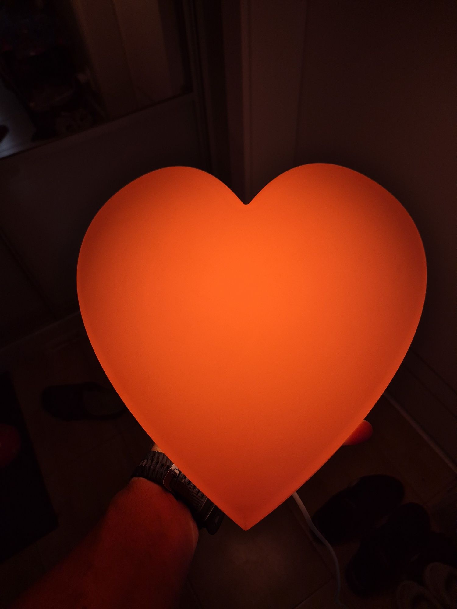Lampa ścienna LED serce UPPLYST z Ikea do pokoju dziecka
Lampa ścienna