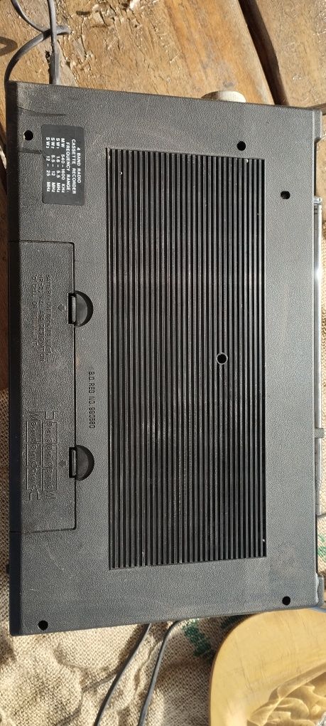 Radio 4 band cassette recorder