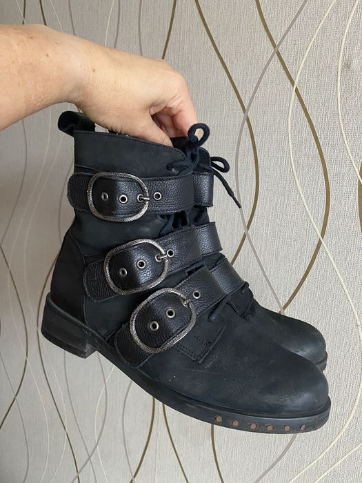 Botki czarne  skóra Gino Rossi