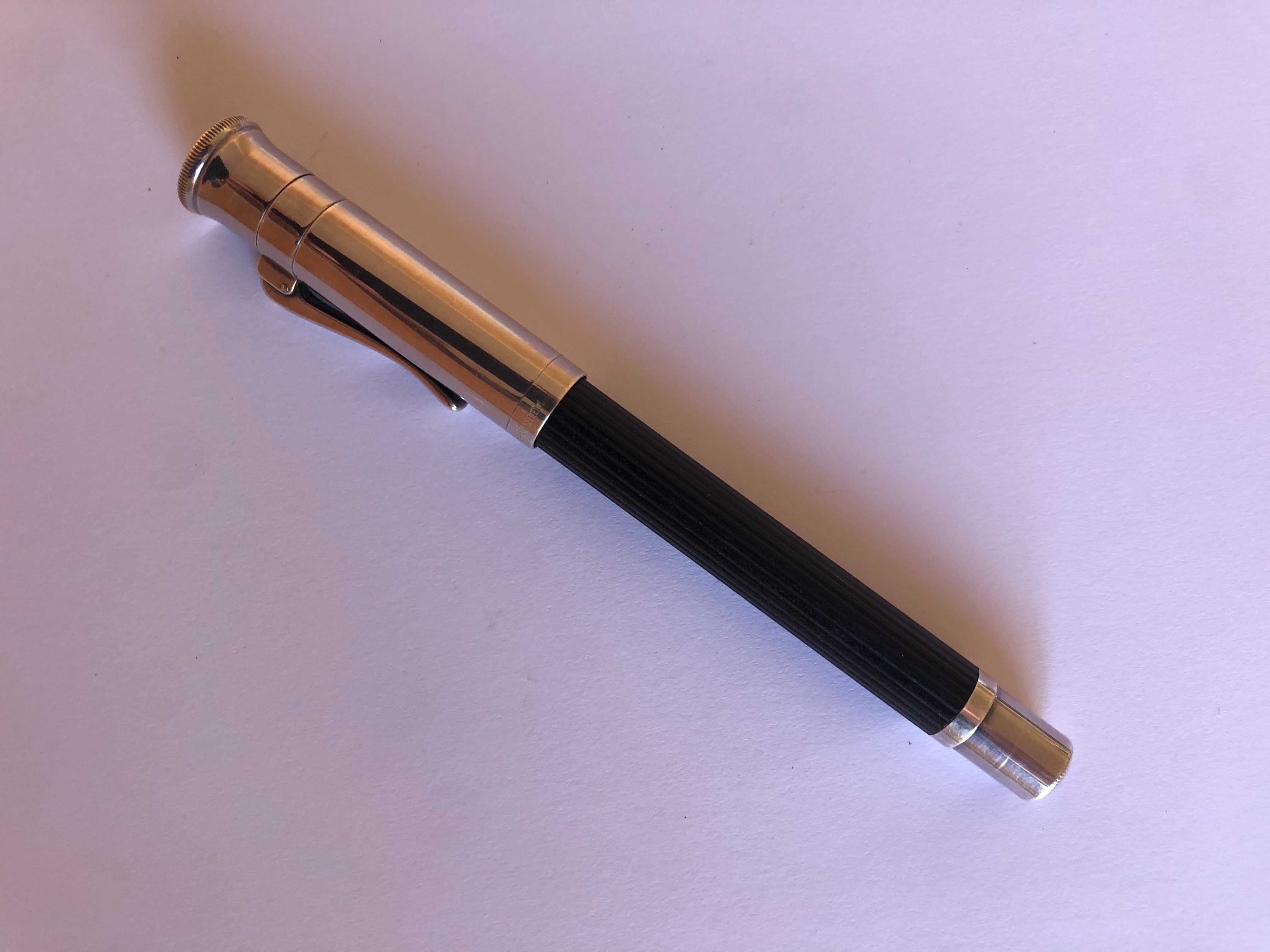 Caneta Graf Von Faber Castell- Classic Ebony (platina)-Aparo M18K