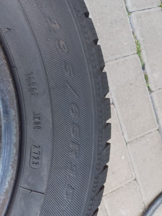 Koła stalowe z oponami zimowymi Vw.5x112. 195/65r15 Dębica. 2023 rok.