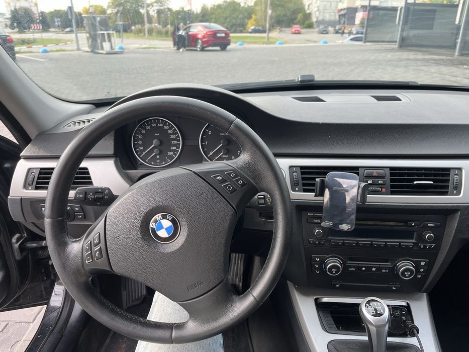 Продам BMW e90 2007 2.0