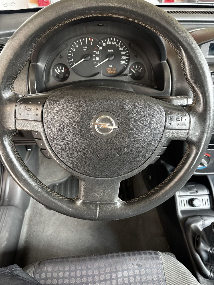 Vende-se Opel Corsa 1.2 2002