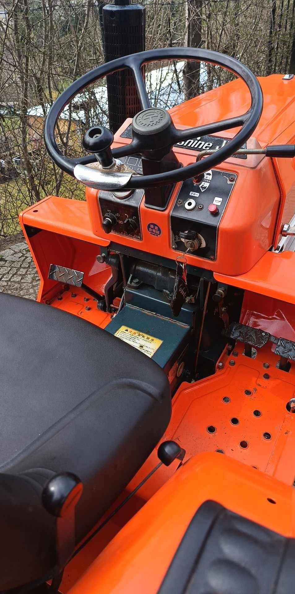 Traktorek ogrodniczy traktor ciagniczek ogrodniczy kubota b1702 diesel
