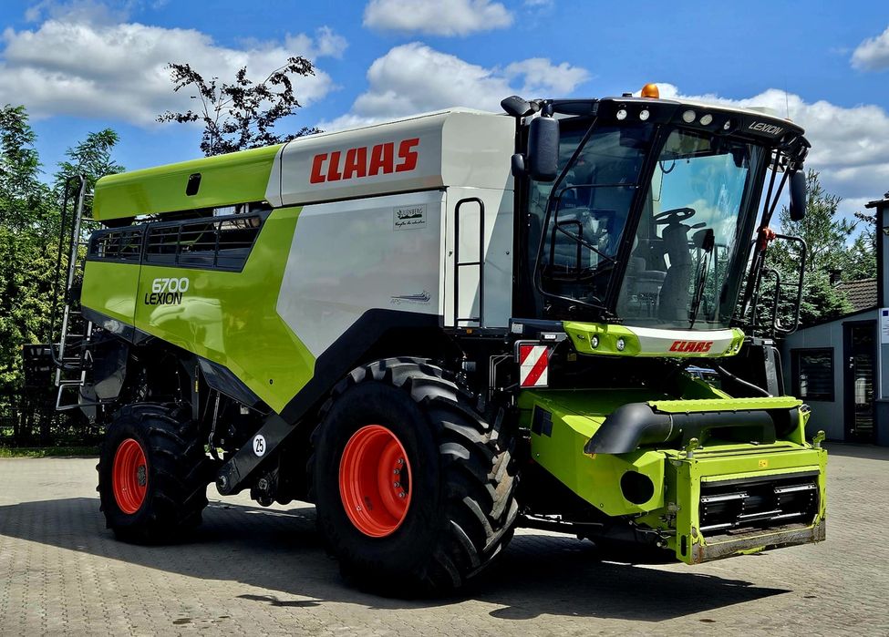 CLAAS LEXION 6700 APS - 2022 - 4x4 - Heder 930Vario  ZAMIANA