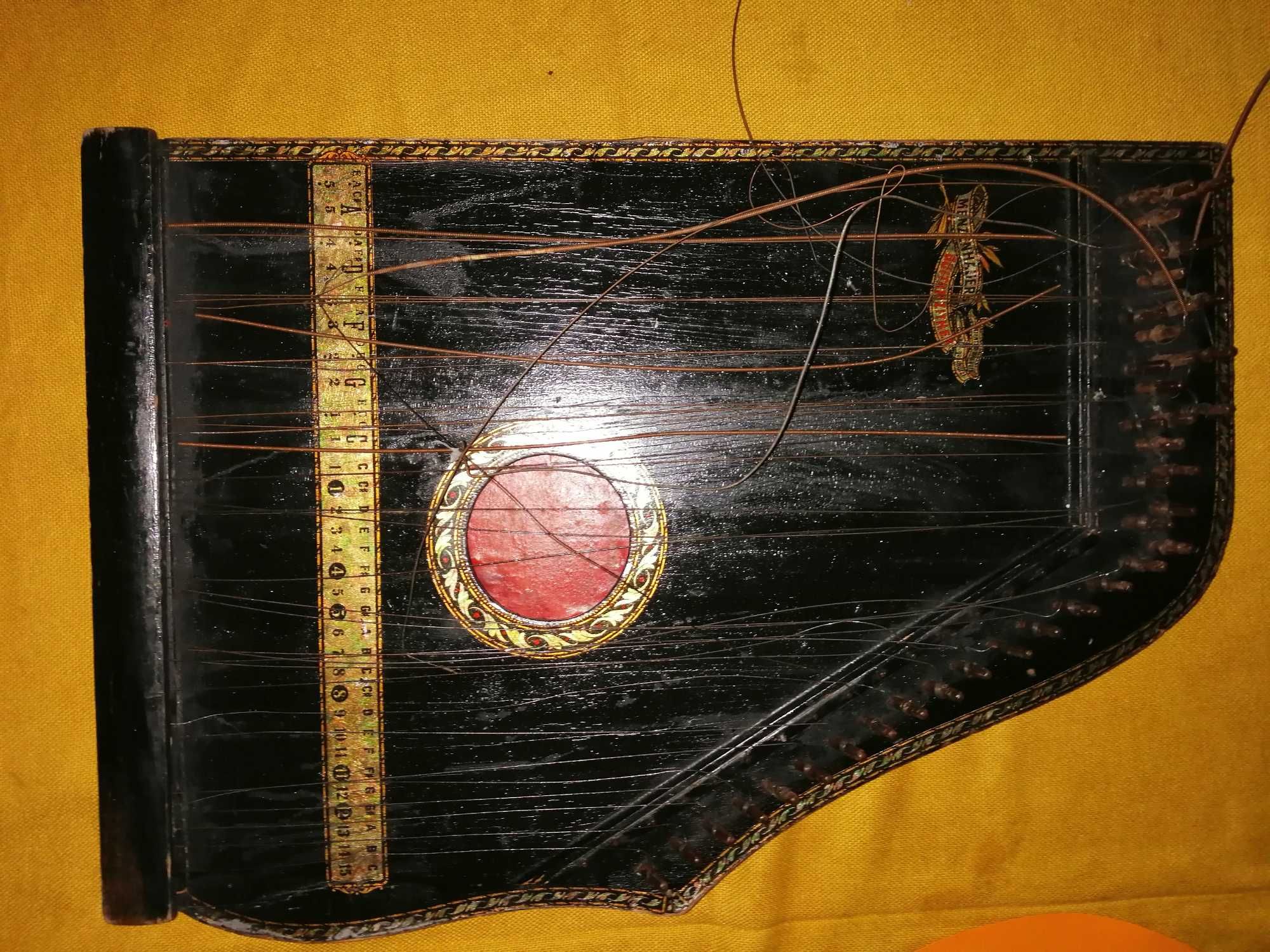 Cytra  Menzenhauers  Guitarzither