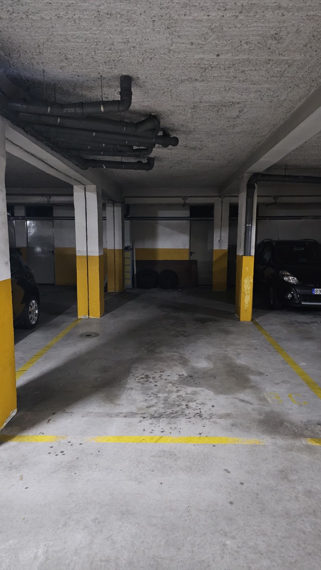 Dois lugares de garagem