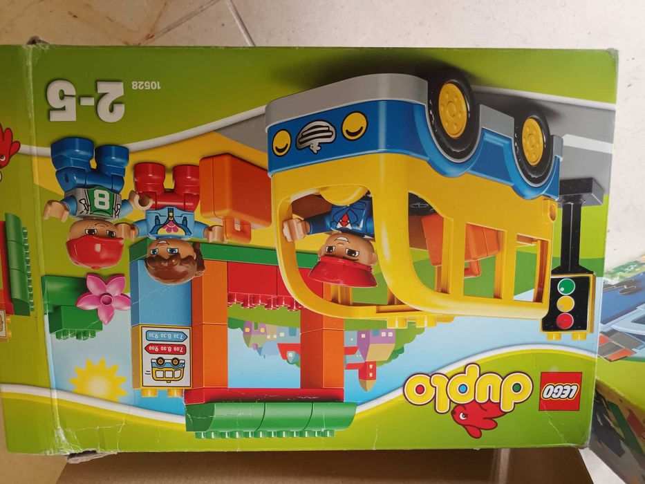 Duplo Schoolbus e paragem de autocarro - 10528
