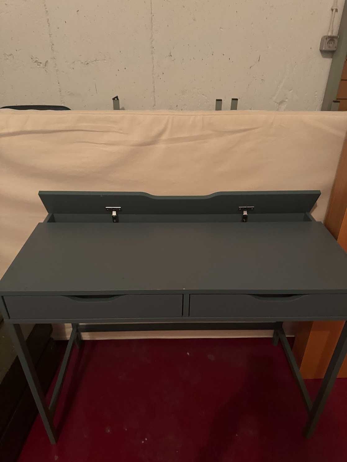 Secretária IKEA usada