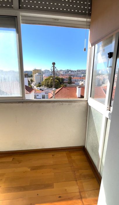 Apartamento T2 para Remodelar Cova da Piedade