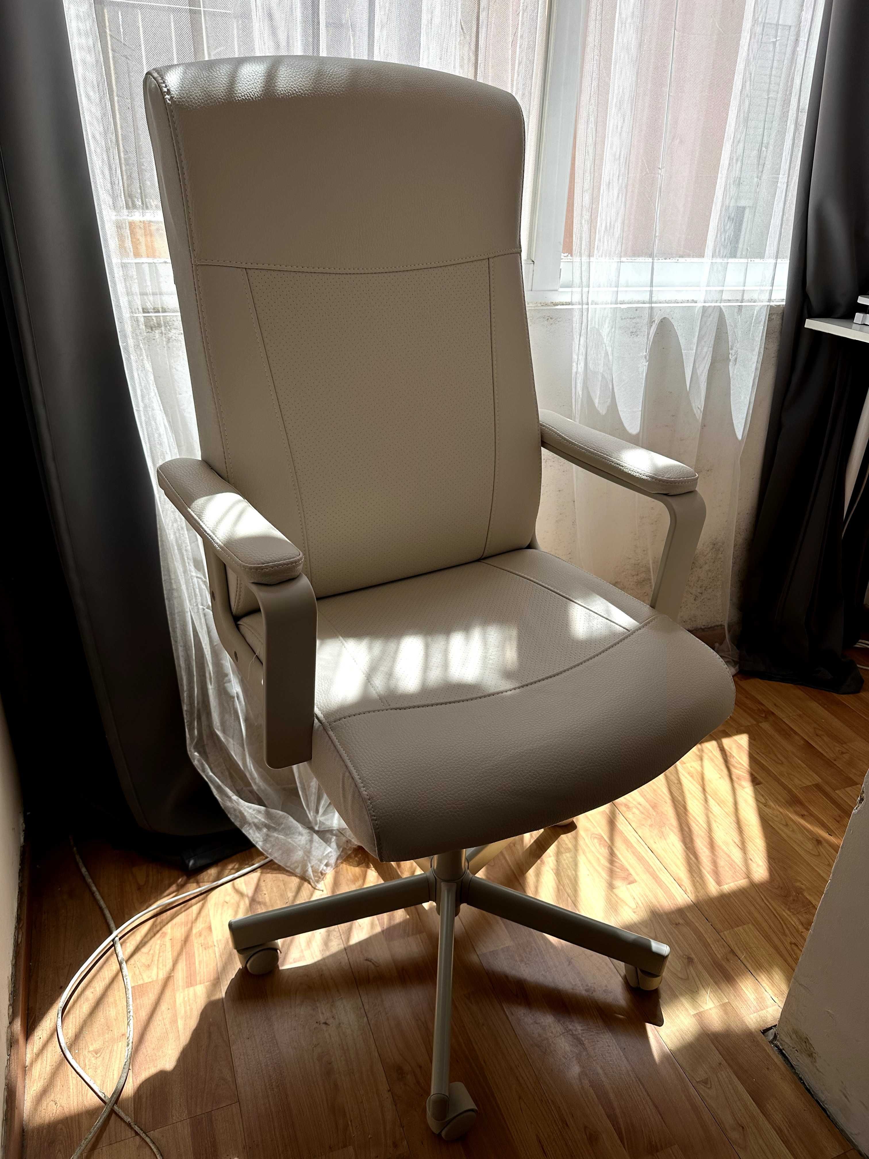 Cadeira de Escritório giratória IKEA Millberget creme