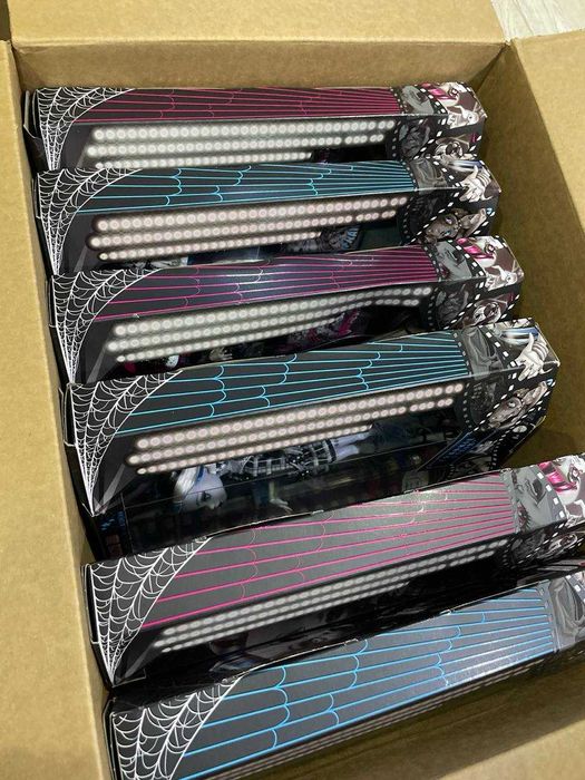 Порожні коробки монстер хай Reel Drama monster high