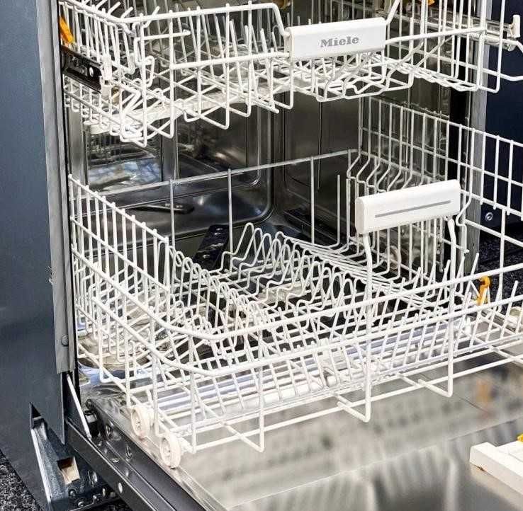 Вбудована посудомийна машина Miele G 4970 SCVi посудомийка