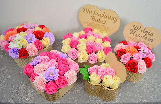Flowerbox z kwiatów mydlanych na Dzień Babci