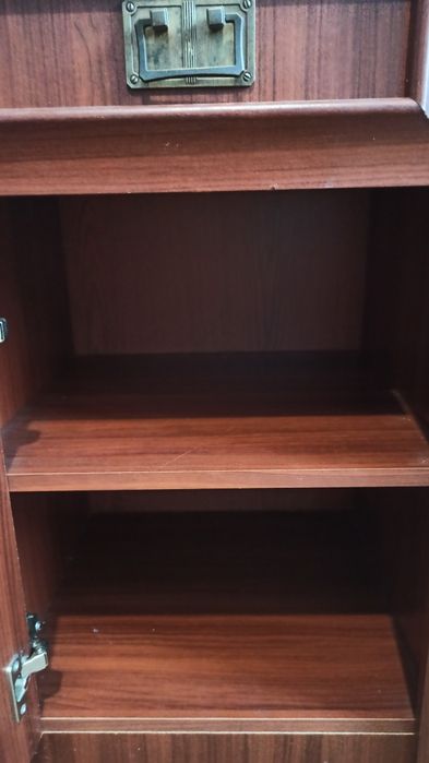 Трюмо з дзеркалом