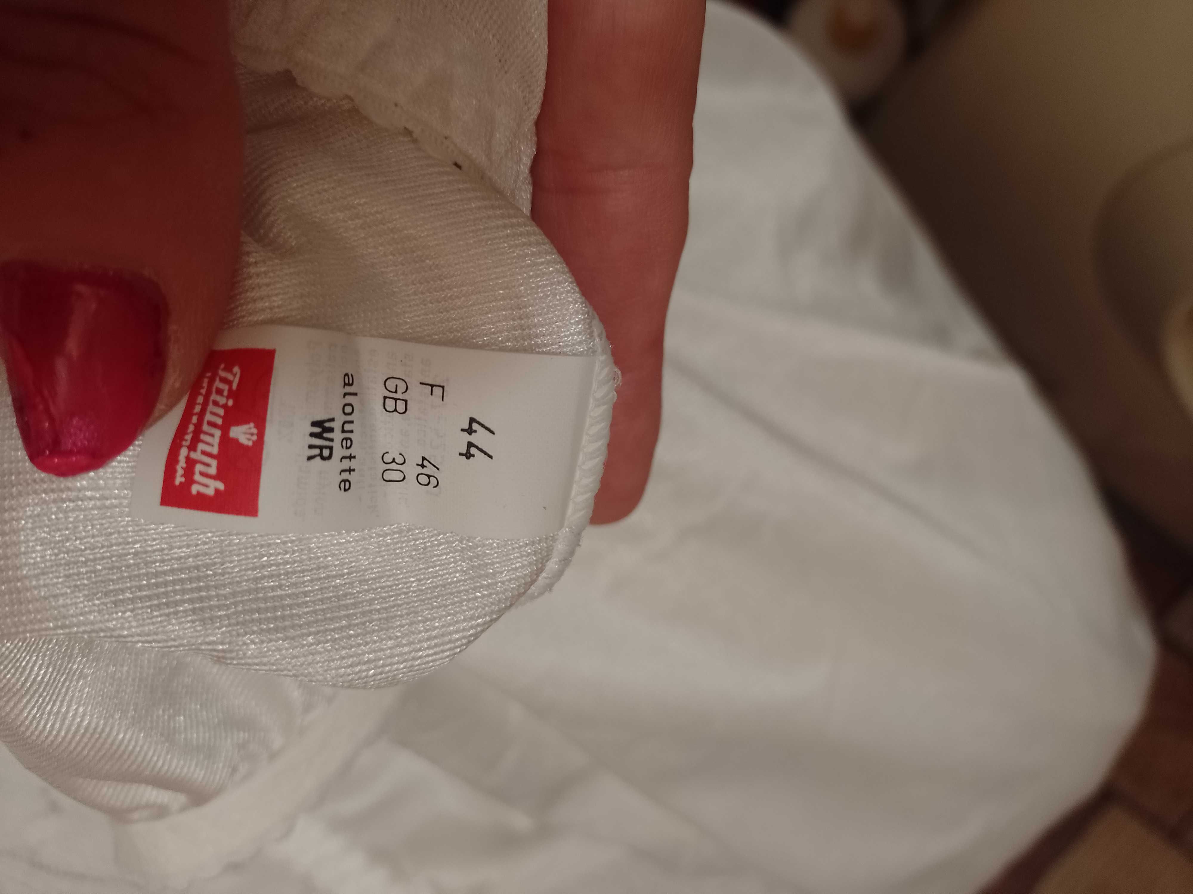 (44/XXL) Triumph) Biała półhalka z Londynu, halka, NOWA