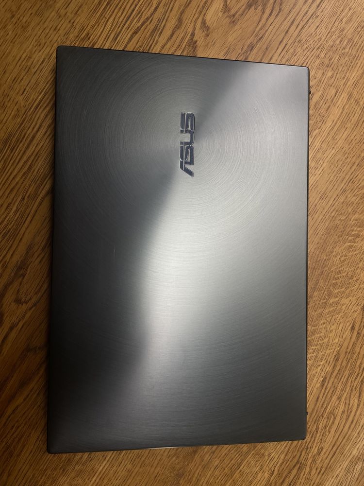 Asus ZenBook 13 OLED отличное состояние